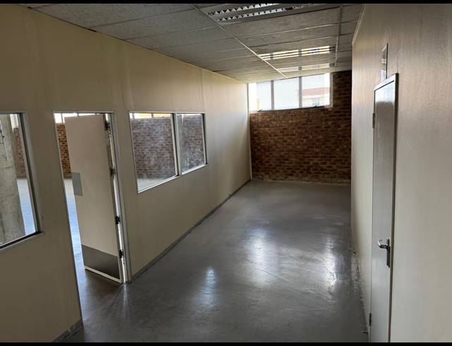 1,245M² WAREHOUSE TO LET IN WYNBERG